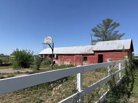 Exterior - 1995 Range Line, Deckerville, MI 48427 photo 5 of 18