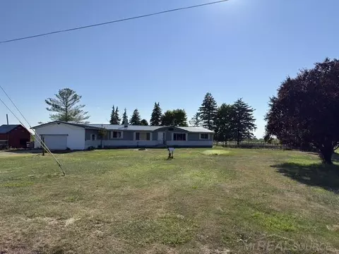 Exterior - 1995 Range Line, Deckerville, MI 48427 photo 14 of 18