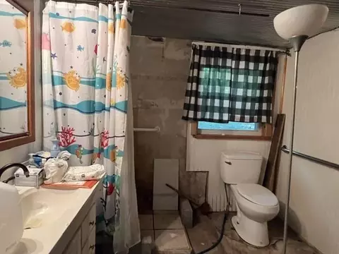 Bath - 723 Circle, Harrison, MI 48625 photo 1 of 1