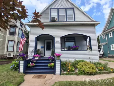 325 E Hewitt, Marquette, MI 49855