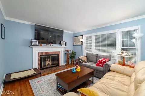 Living - 493-495 Saint Clair, Grosse Pointe, MI 48230 photo 2 of 2