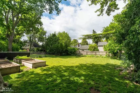 Exterior - 493-495 Saint Clair, Grosse Pointe, MI 48230 photo 6 of 13