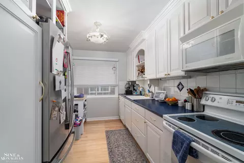 Kitchen - 493-495 Saint Clair, Grosse Pointe, MI 48230 photo 1 of 2