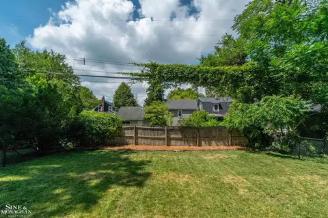 Exterior - 493-495 Saint Clair, Grosse Pointe, MI 48230 photo 11 of 13