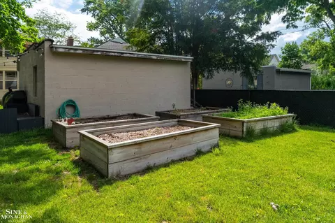 Exterior - 493-495 Saint Clair, Grosse Pointe, MI 48230 photo 8 of 13
