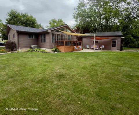 4 Pitre, Essexville, MI 48732