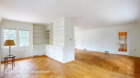 Living - 1702 Overhill, Flint, MI 48503 photo 4 of 6