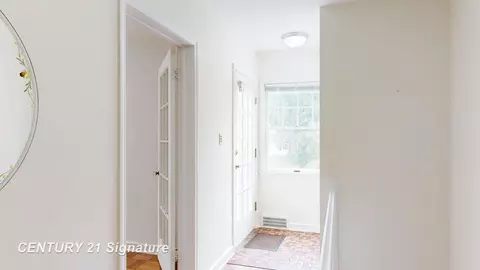 Entry Way - 1702 Overhill, Flint, MI 48503 photo 1 of 3