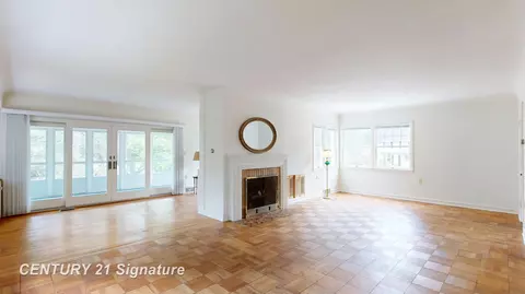 Living - 1702 Overhill, Flint, MI 48503 photo 1 of 6