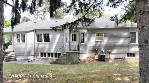 Exterior - 1702 Overhill, Flint, MI 48503 photo 2 of 5