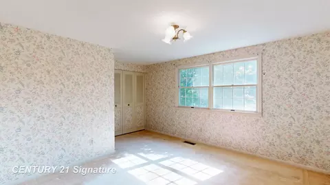 Bedroom - 4350 Captains, Flint, MI 48507 photo 2 of 2