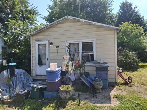 317 Crescent, Watervliet, MI 49098