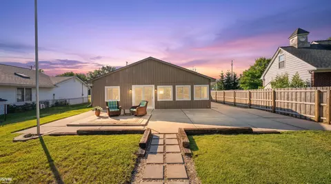 27401 S River Rd, Harrison Township, MI 48045
