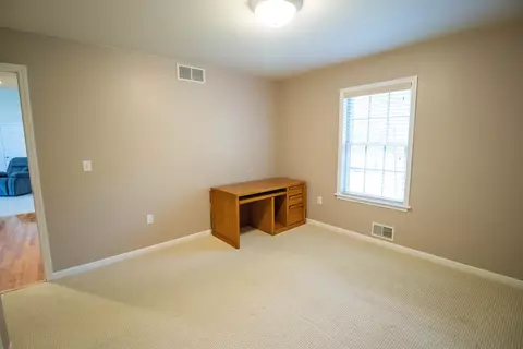 Bedroom - 2539 Rushbrook, Flushing, MI 48433 photo 4 of 7