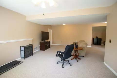 Living - 2539 Rushbrook, Flushing, MI 48433 photo 7 of 8