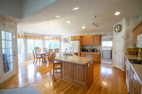 Kitchen - 2539 Rushbrook, Flushing, MI 48433 photo 1 of 8