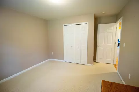 Bedroom - 2539 Rushbrook, Flushing, MI 48433 photo 6 of 7
