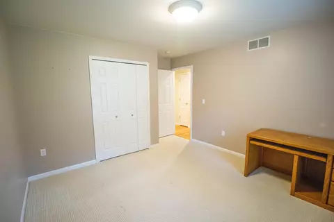 Bedroom - 2539 Rushbrook, Flushing, MI 48433 photo 5 of 7