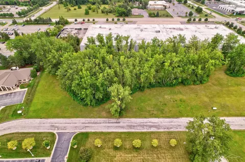 S Mcleod, Saginaw, MI 48604