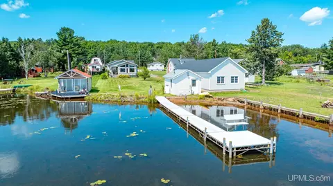42720 Lakeshore, Chassell, MI 49916