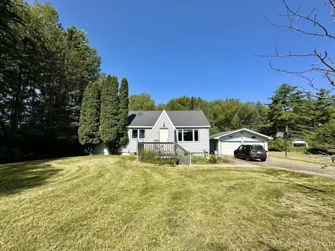 1114 Willow, Gladstone, MI 49837