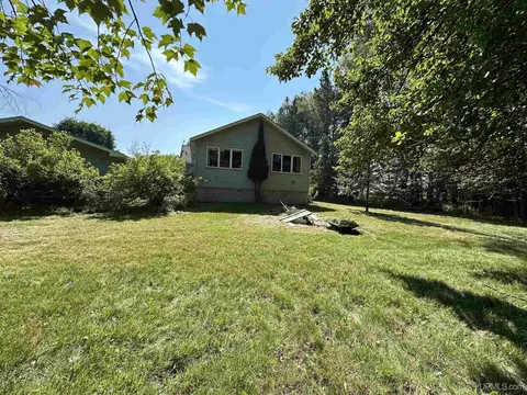 Exterior - 1114 Willow, Gladstone, MI 49837 photo 5 of 8