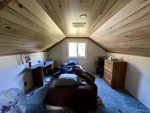 Bedroom - 1114 Willow, Gladstone, MI 49837 photo 2 of 3