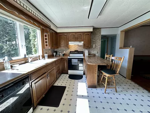 Kitchen - 1114 Willow, Gladstone, MI 49837 photo 1 of 2