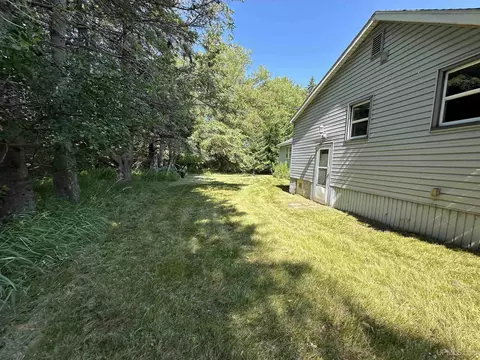 Exterior - 1114 Willow, Gladstone, MI 49837 photo 4 of 8