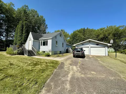 Exterior - 1114 Willow, Gladstone, MI 49837 photo 2 of 8