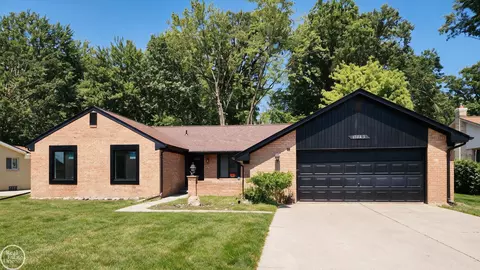 11343 Common, Warren, MI 48093