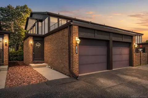507 Country Clb, Saint Clair Shores, MI 48082