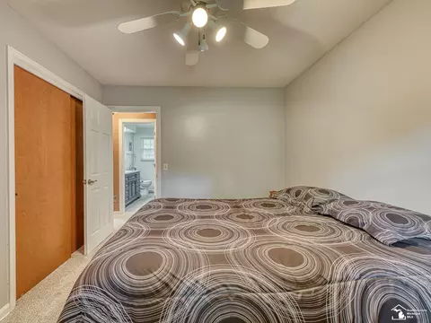 Bedroom - 7524 Tarra, Temperance, MI 48182 photo 4 of 6
