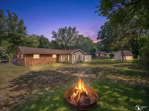 Exterior - 7524 Tarra, Temperance, MI 48182 photo 6 of 10