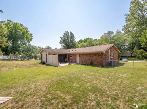 Exterior - 7524 Tarra, Temperance, MI 48182 photo 2 of 10
