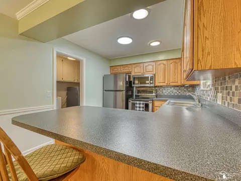 Kitchen - 7524 Tarra, Temperance, MI 48182 photo 2 of 3