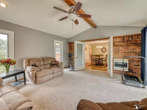 Living - 7524 Tarra, Temperance, MI 48182 photo 4 of 5