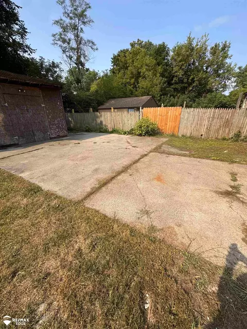 Exterior - 1241 Knickerbocker, Flint, MI 48505 photo 3 of 3
