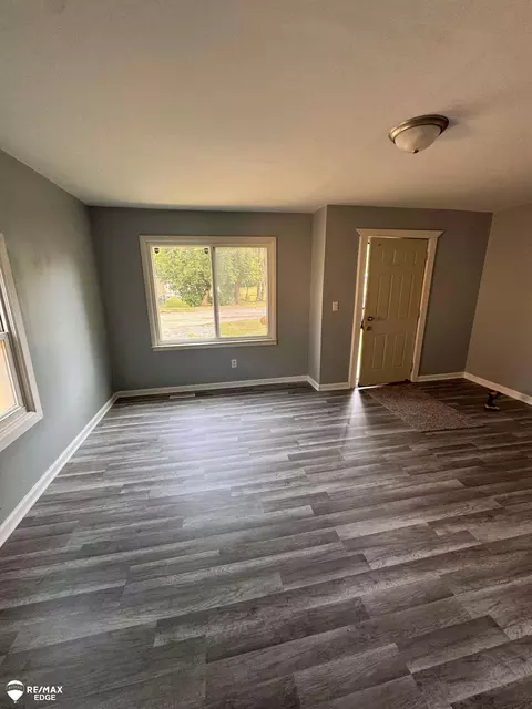 Living - 1241 Knickerbocker, Flint, MI 48505 photo 2 of 2