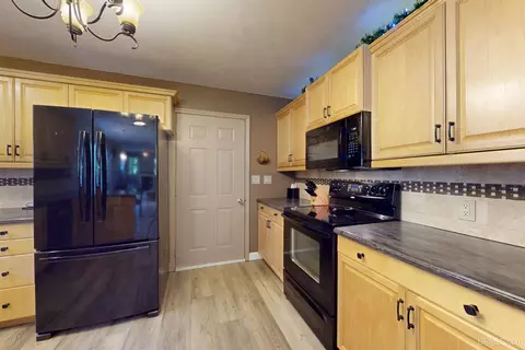 Kitchen - 1550 Cypress, Ishpeming, MI 49849 photo 2 of 6