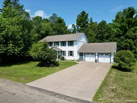 Exterior - 1550 Cypress, Ishpeming, MI 49849 photo 2 of 15