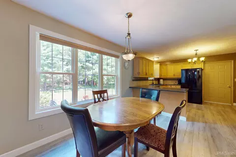 Dining - 1550 Cypress, Ishpeming, MI 49849 photo 2 of 7