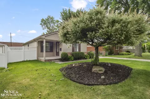 30022 5th, Saint Clair Shores, MI 48082