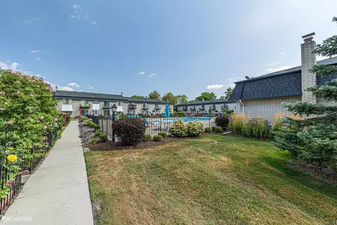 Exterior - 28306 Universal, Warren, MI 48092 photo 9 of 13