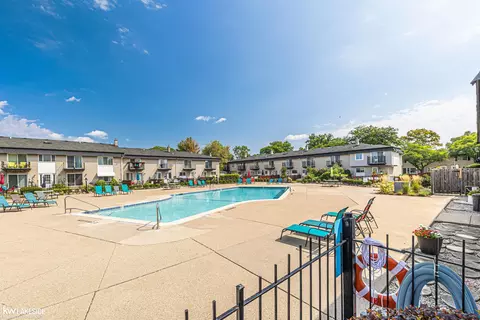 Exterior - 28306 Universal, Warren, MI 48092 photo 11 of 13