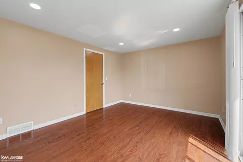 Bedroom - 28306 Universal, Warren, MI 48092 photo 4 of 5