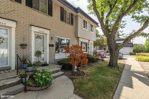 Exterior - 28306 Universal, Warren, MI 48092 photo 4 of 13