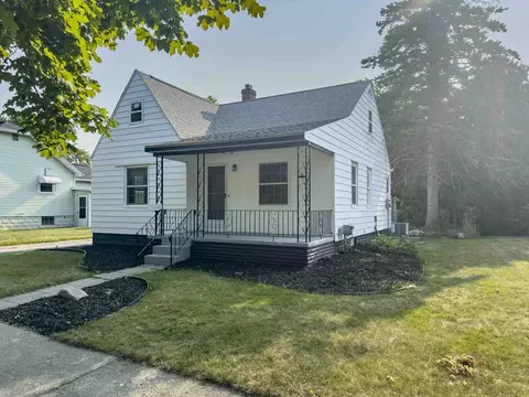 707 Burns, Essexville, MI 48732
