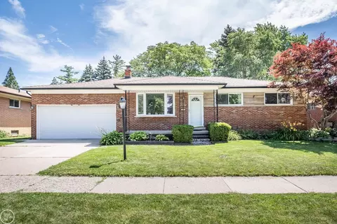 26704 Potomac, Center Line, MI 48015
