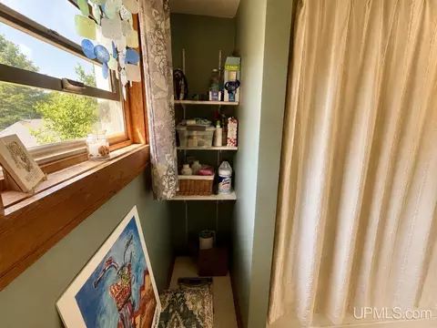 Bath - 828 Michigan St, Ishpeming, MI 49849 photo 3 of 3